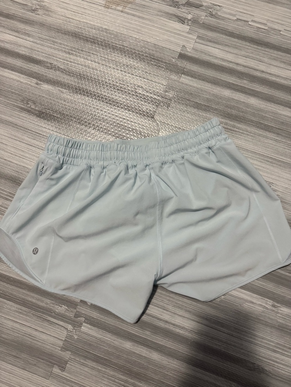 Lululemon Hotty Hot Low Rise 4” Women's Shorts - Picture 2 of 3